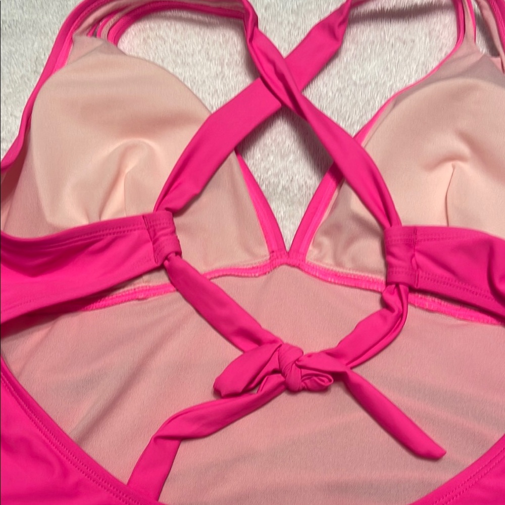 Cupshe Women's One Piece Swimsuit in Vibrant Pink - Picture 4 of 5